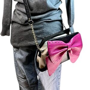 BETSEY JOHNSON PINK BOW CROSSBODY BAG